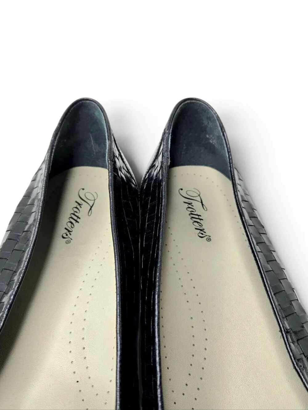 Trotters Black woven leather loafers. 12WW